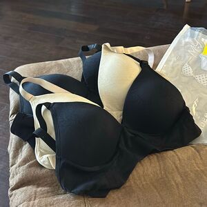 Eleplus 3 Pieces Deep V Wireless Bras for Women. Beige, Black & Black. Size Med.